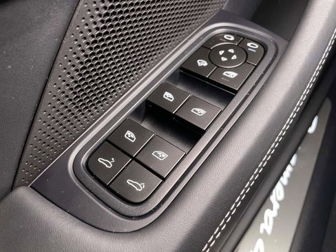 Used 2024 Porsche Panamera 4 image 37
