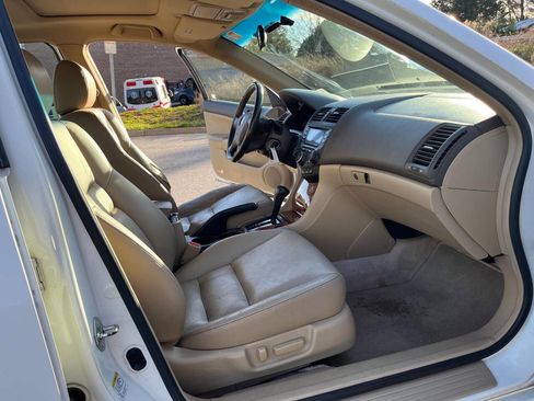 Used 2004 Honda Accord EX image 13