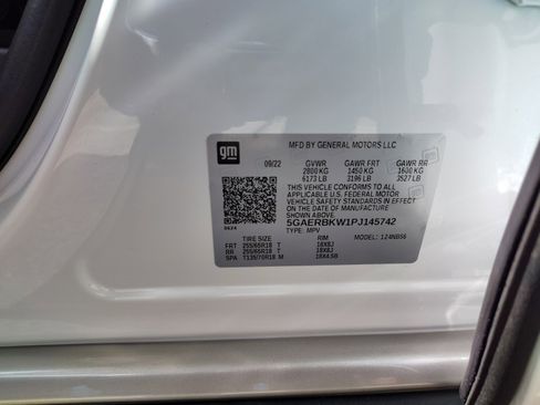 Used 2023 Buick Enclave Essence image 24