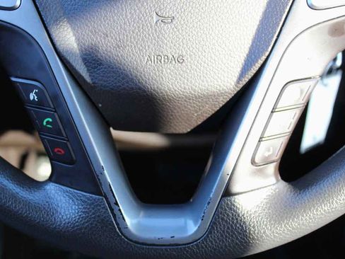 Used 2017 Hyundai Santa Fe Sport image 17