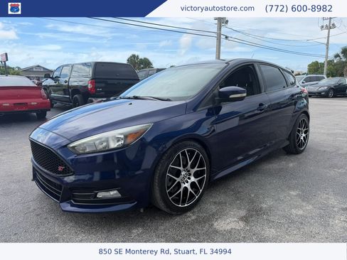 Used 2017 Ford Focus ST FWD image 6
