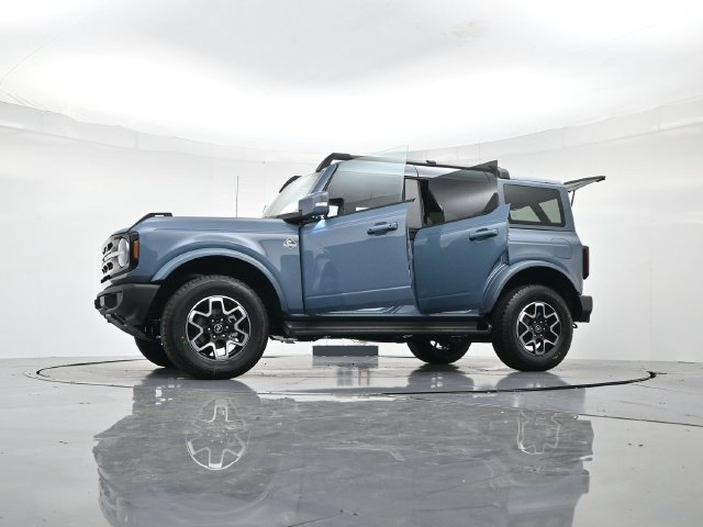 Used 2025 Ford Bronco Outer Banks AWD/4WD image 53