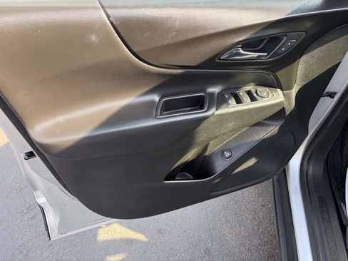 Used 2018 Chevrolet Equinox LT w/ Redline Edition AWD/4WD image 16