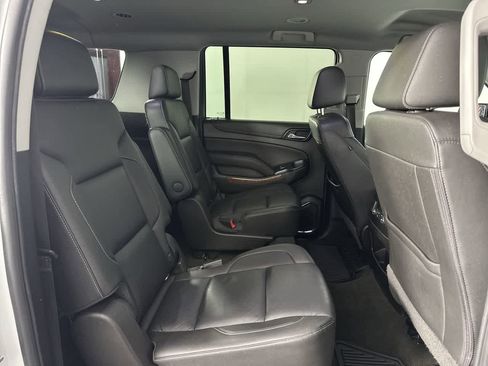 Used 2018 Chevrolet Suburban Premier RWD image 8