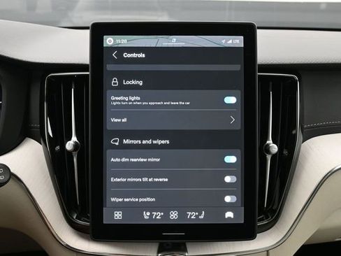 New 2026 Volvo XC60 B5 Ultra w/ Climate Package AWD/4WD image 19