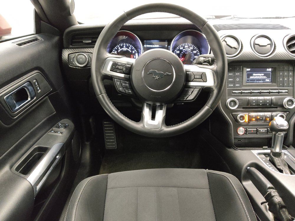 Used 2018 Ford Mustang Coupe RWD image 22