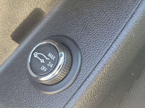 Used 2020 Chevrolet Traverse LT FWD image 25