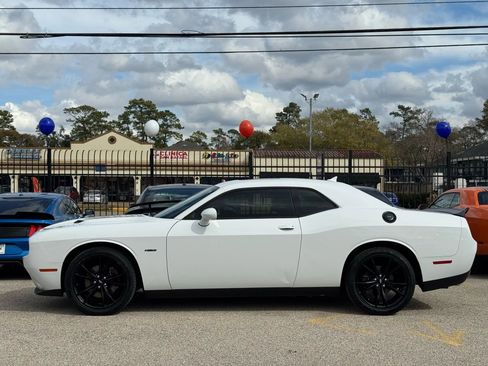 Used 2018 Dodge Challenger R/T Plus image 10