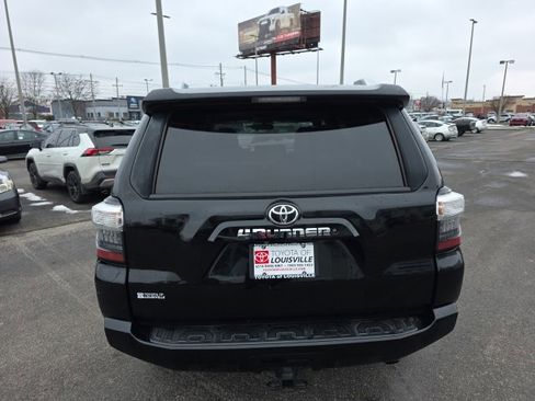 Used 2014 Toyota 4Runner SR5 image 5