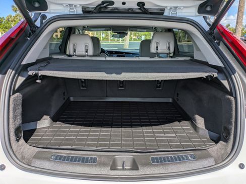 Certified 2023 Cadillac XT4 Premium Luxury w/ LPO, Onyx Lite Package image 11