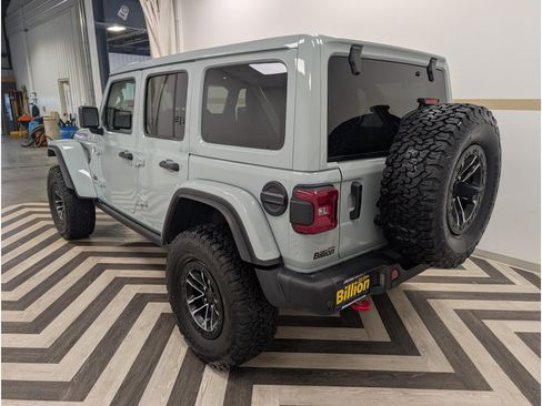 Used 2024 Jeep Wrangler Unlimited Rubicon AWD/4WD image 23