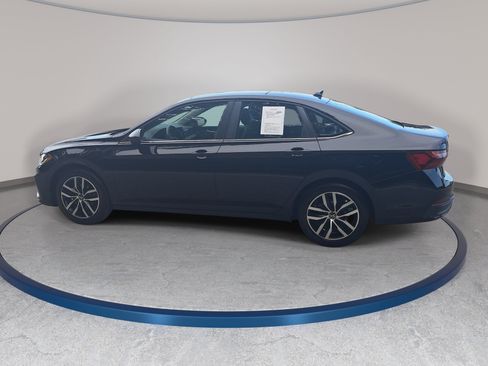 Certified 2026 Volkswagen Jetta SE FWD image 8