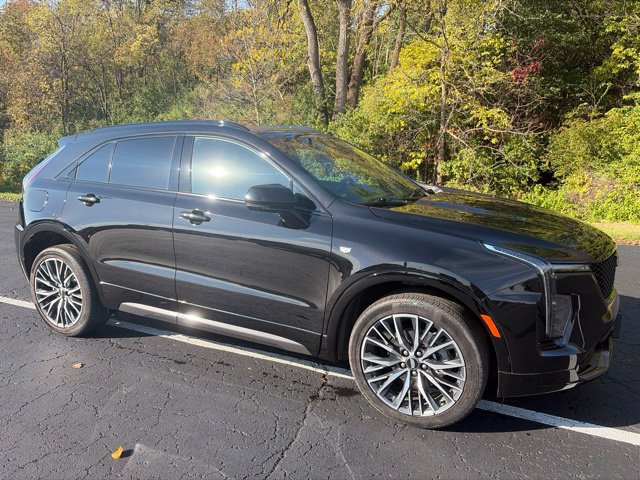 Used 2024 Cadillac XT4 Sport AWD/4WD image 9
