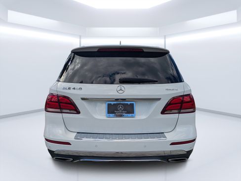 Used 2019 Mercedes-Benz GLE 400 4MATIC image 4