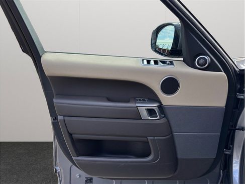 Used 2020 Land Rover Range Rover Sport SE image 24