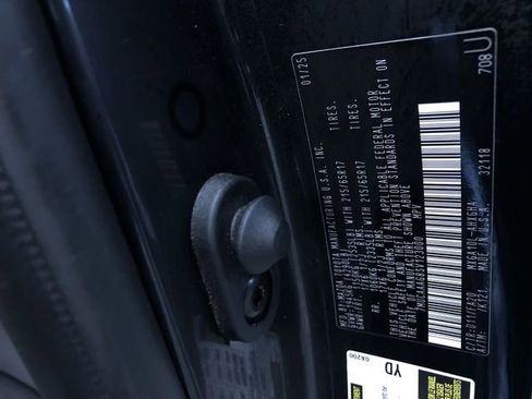 Certified 2025 Toyota Corolla Cross LE image 31