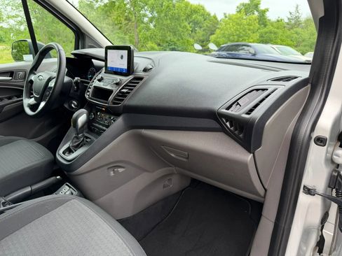 Used 2021 Ford Transit Connect XLT FWD image 12