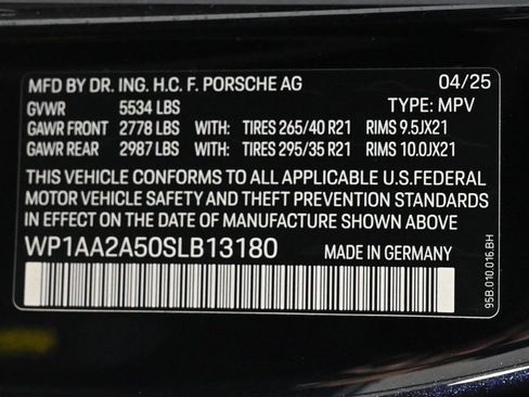 Certified 2025 Porsche Macan image 31