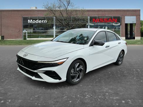 Used 2024 Hyundai Elantra Limited FWD image 1
