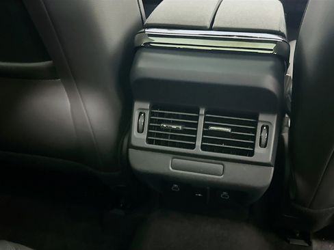 Used 2025 Land Rover Range Rover Evoque S image 29