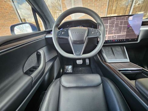 Used 2024 Tesla Model X AWD/4WD image 4