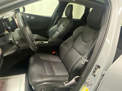 Used 2024 Volvo XC60 B5 Plus w/ Climate Package AWD/4WD image 11