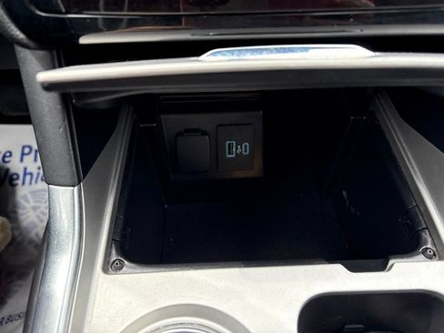 Used 2024 Ford Explorer Limited AWD/4WD image 36