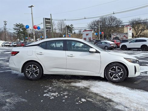 Used 2025 Nissan Sentra SV w/ Trunk Package image 8