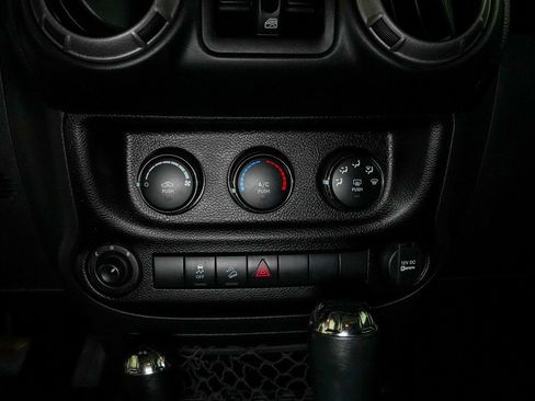 Used 2016 Jeep Wrangler Unlimited Sport w/ Quick Order Package 24S AWD/4WD image 17
