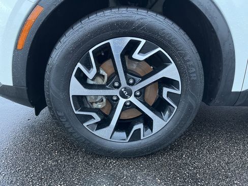 Used 2023 Kia Sportage EX image 9