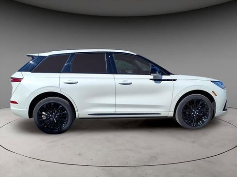 Used 2024 Lincoln Corsair Reserve w/ Jet Appearance Package image 10