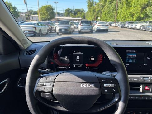 Used 2025 Kia K4 FWD image 30