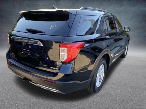 Used 2022 Ford Explorer XLT w/ Equipment Group 202A AWD/4WD image 26
