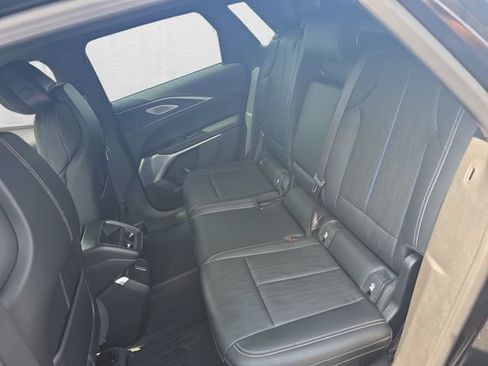 Certified 2024 Cadillac Lyriq Luxury AWD/4WD image 15