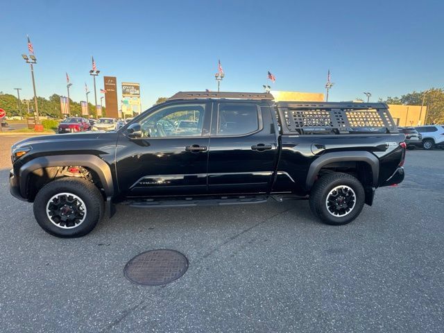 Used 2025 Toyota Tacoma TRD Off-Road w/ TRD Off Road Premium Package AWD/4WD image 3