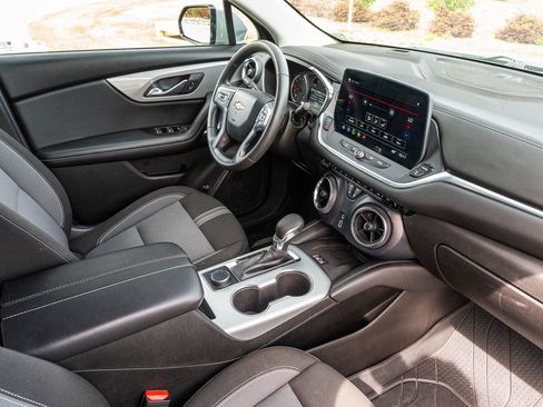 Used 2024 Chevrolet Blazer LT w/ Convenience Package FWD image 11
