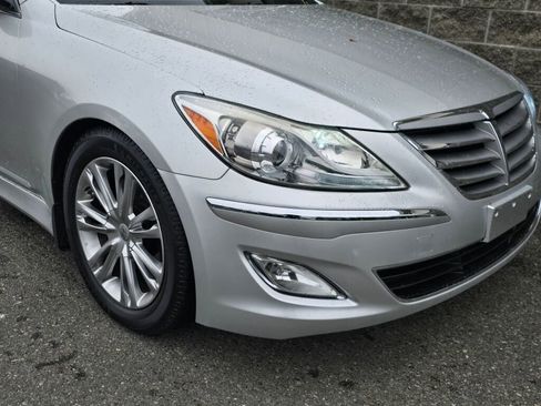 Used 2013 Hyundai Genesis 3.8 w/ Premium Pkg image 13
