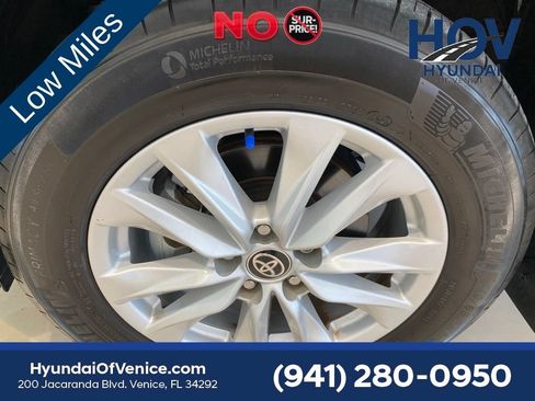 Used 2024 Toyota Corolla Cross LE w/ Moonroof Package FWD image 45
