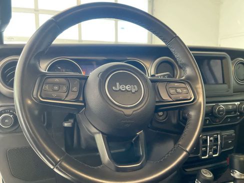 Used 2019 Jeep Wrangler Unlimited Sport S AWD/4WD image 14