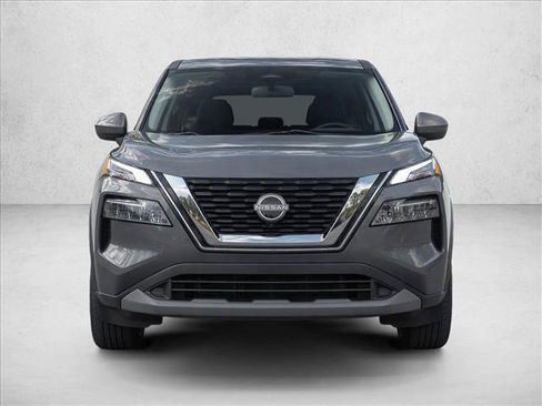 Used 2021 Nissan Rogue SV FWD image 2