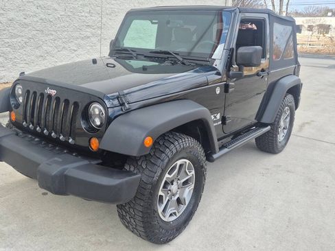 Used 2009 Jeep Wrangler X w/ Black Appearance Group AWD/4WD image 3
