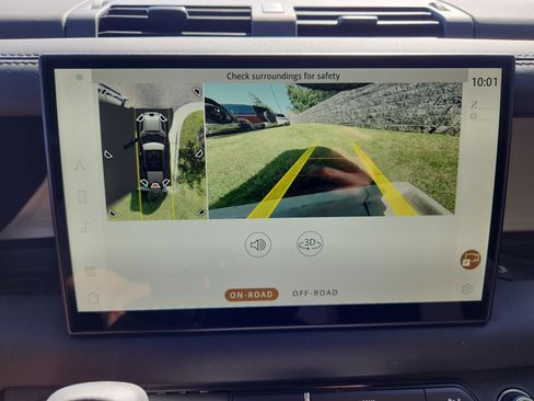 New 2025 Land Rover Defender 110 S image 20