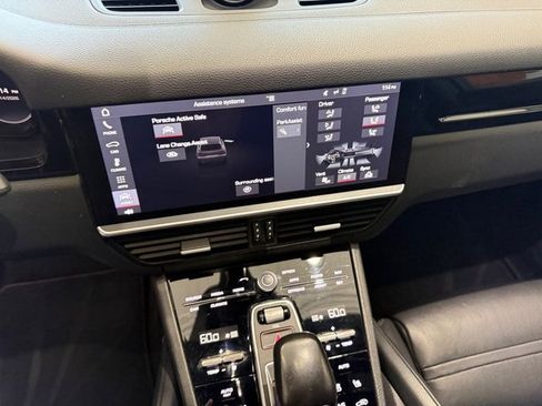 Used 2019 Porsche Cayenne AWD/4WD image 18