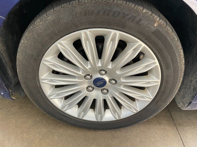 Used 2015 Ford Fusion SE FWD image 22