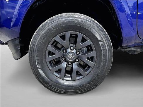Used 2022 Toyota Tacoma SR5 w/ Technology Package RWD image 10
