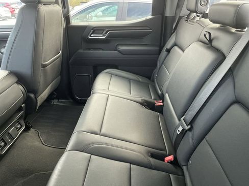 Used 2024 GMC Sierra 1500 SLT image 5