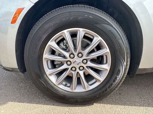 Used 2024 Buick Enclave Premium image 10