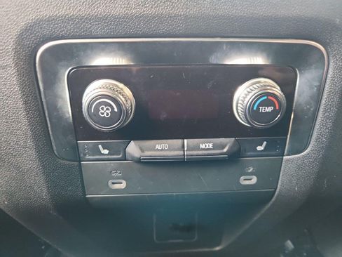 Used 2024 GMC Yukon AT4 w/ Technology Package AWD/4WD image 21