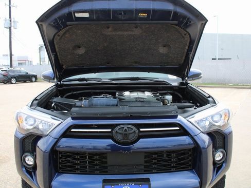 Used 2023 Toyota 4Runner SR5 Premium w/ Moonroof Package image 30