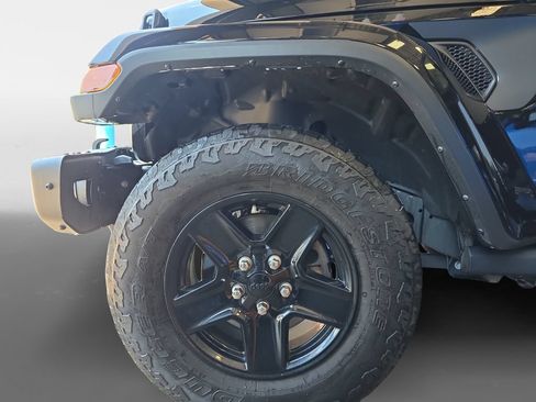 Used 2021 Jeep Gladiator Sport AWD/4WD image 14